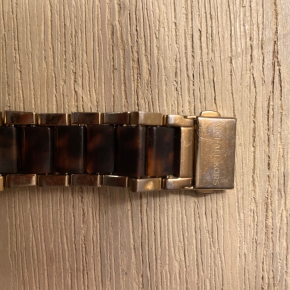 Michael Kors Women's Parker Gold Tortoise Watch MK5688 - Picture 2 of 4